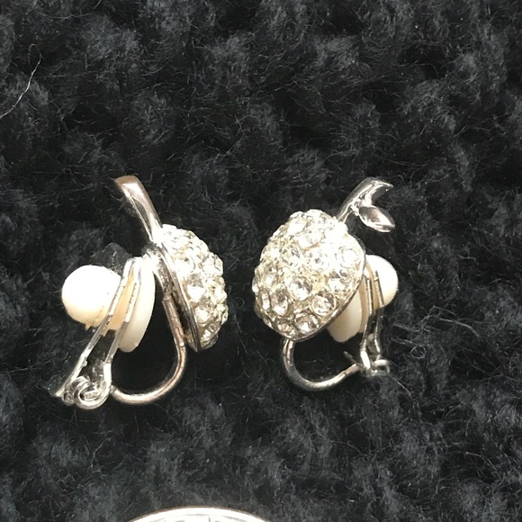 Apple Rhinestone earrings - Picture 3 of 5